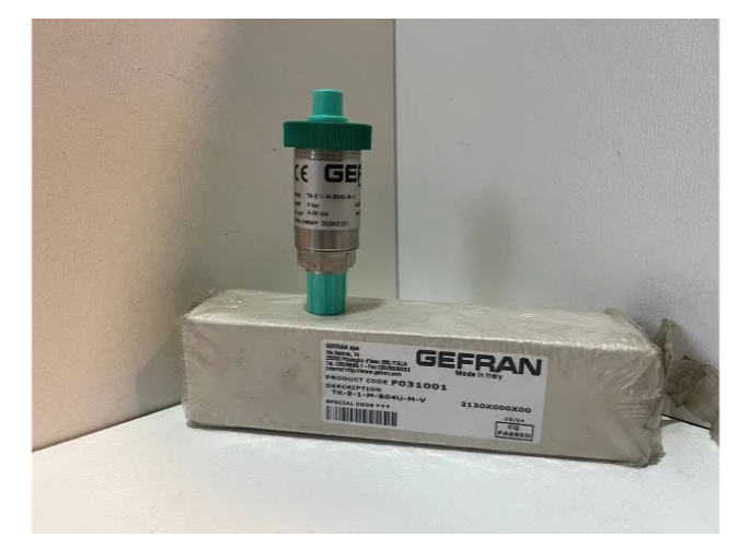 GEFRAN TK-E-M-1M-BO4U-M-V Temperature Transmitter